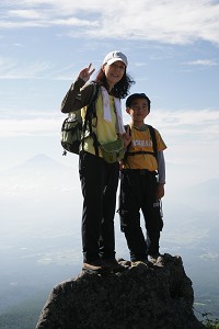 ��A���v�X��w�ɋL�O�B�e